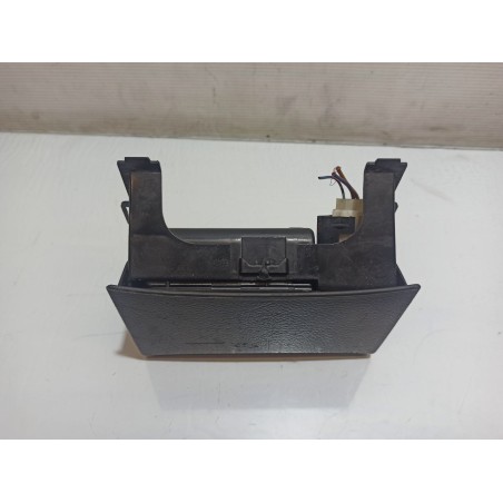 POPIELNICZKA VOLKSWAGEN PASSAT B5 3B0857961