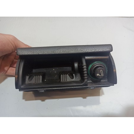 POPIELNICZKA VOLKSWAGEN PASSAT B5 3B0857961
