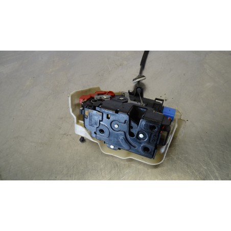 ZAMEK LEWY PRZÓD DRZWI VOLKSWAGEN TOURAN 2.0TDI 