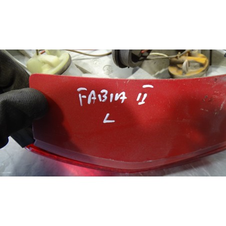 LAMPA LEWA TYLNA SKODA FABIA II 1.9TDI 5J6945095