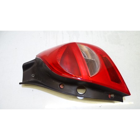 LAMPA PRAWA TYLNA RENAULT CLIO III 1.4 89035080